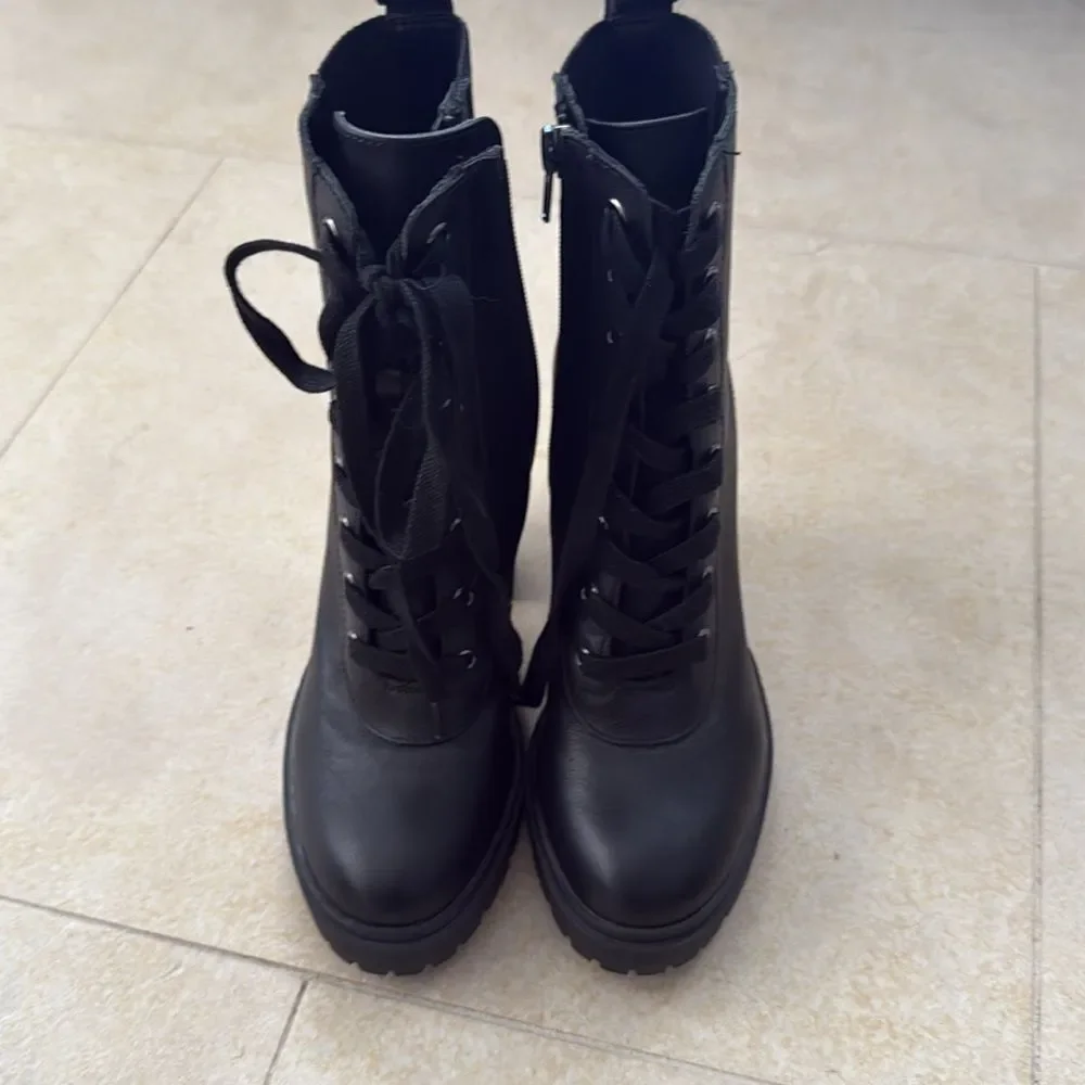 STEVE MADDEN - Black Lace-Up Ankle Boots - Size 6.5 Leather Boots - WORN ONCE - Picture 2 of 6